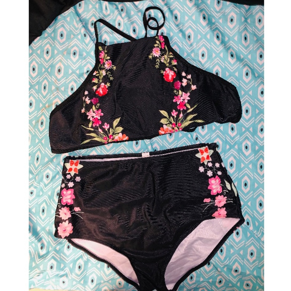Black High waisted Swim Suit🌸